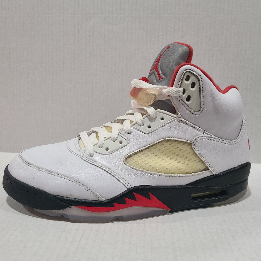 Jordan 5 fire red silver tongue size 9